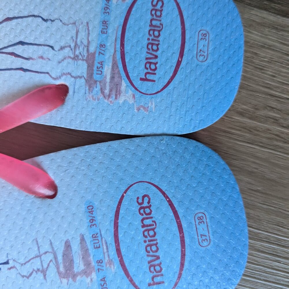 Like New - Havaianas Flip Flop Sandals - Pink Flamingo - Women US 7 - Picture 3 of 4